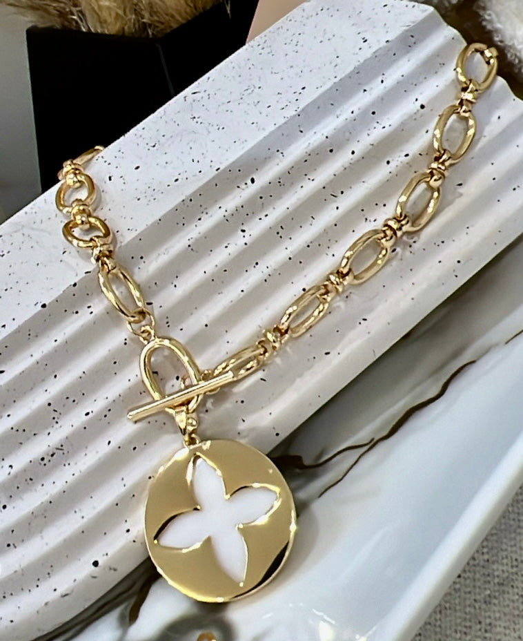 Fashion necklace