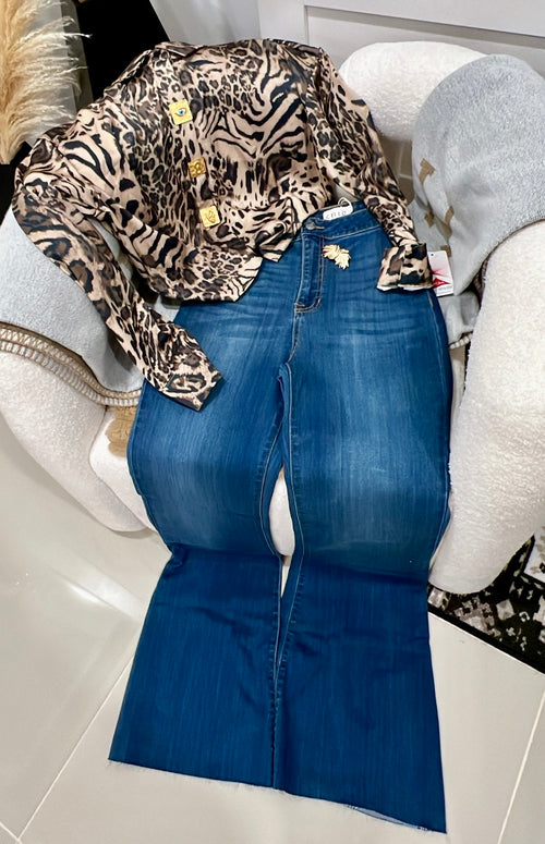 Included ,3 pieces ,Jean ,earrings and blouse