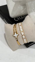 White set pulse and earrings